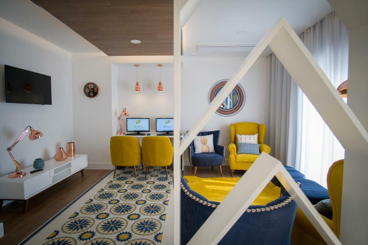 Zigzag Hostel プライア・ダ・ヴィクトーリア エクステリア 写真